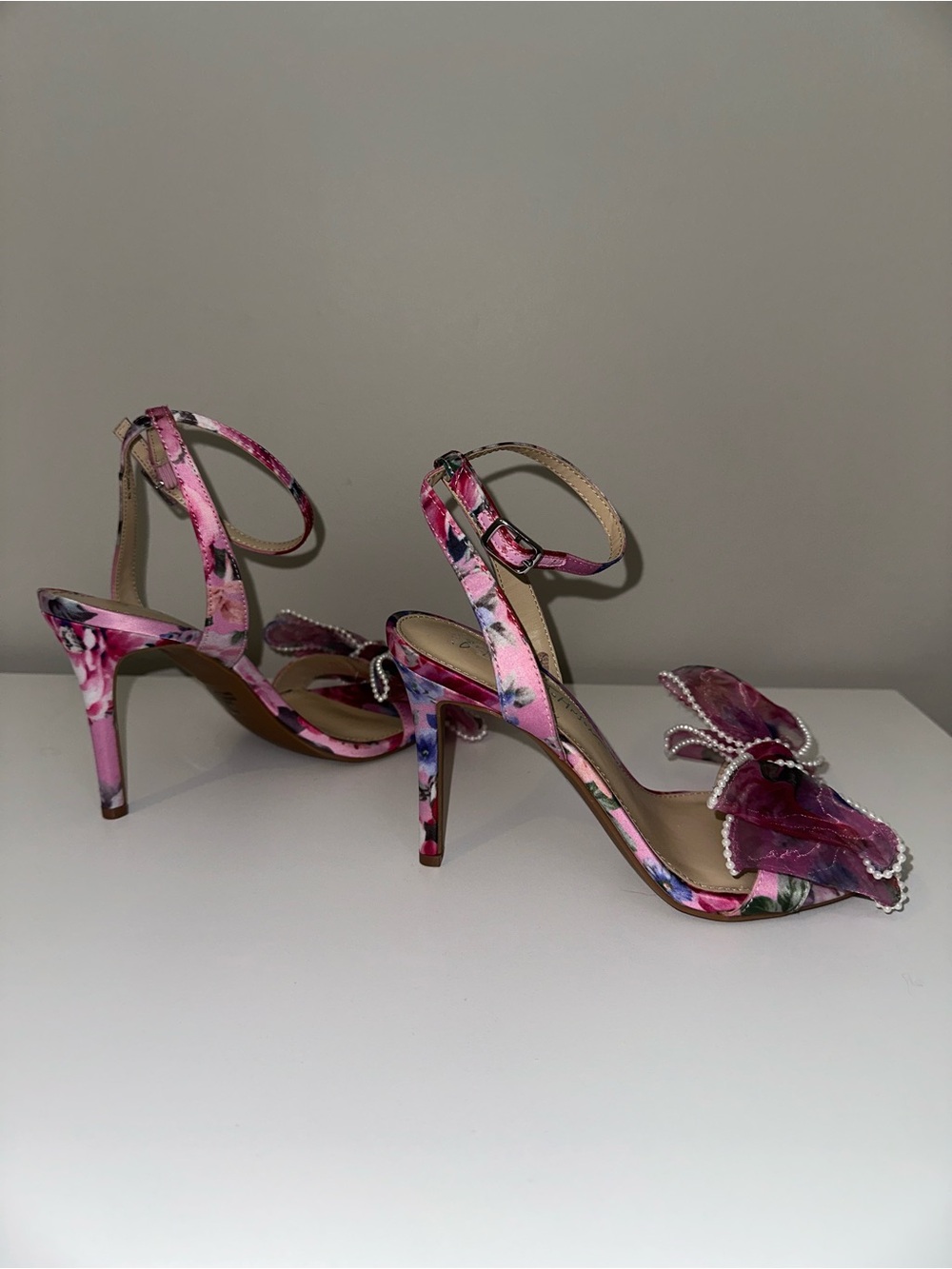 Betsey Johnson Fawn Pink Heels - Picture 3 of 4